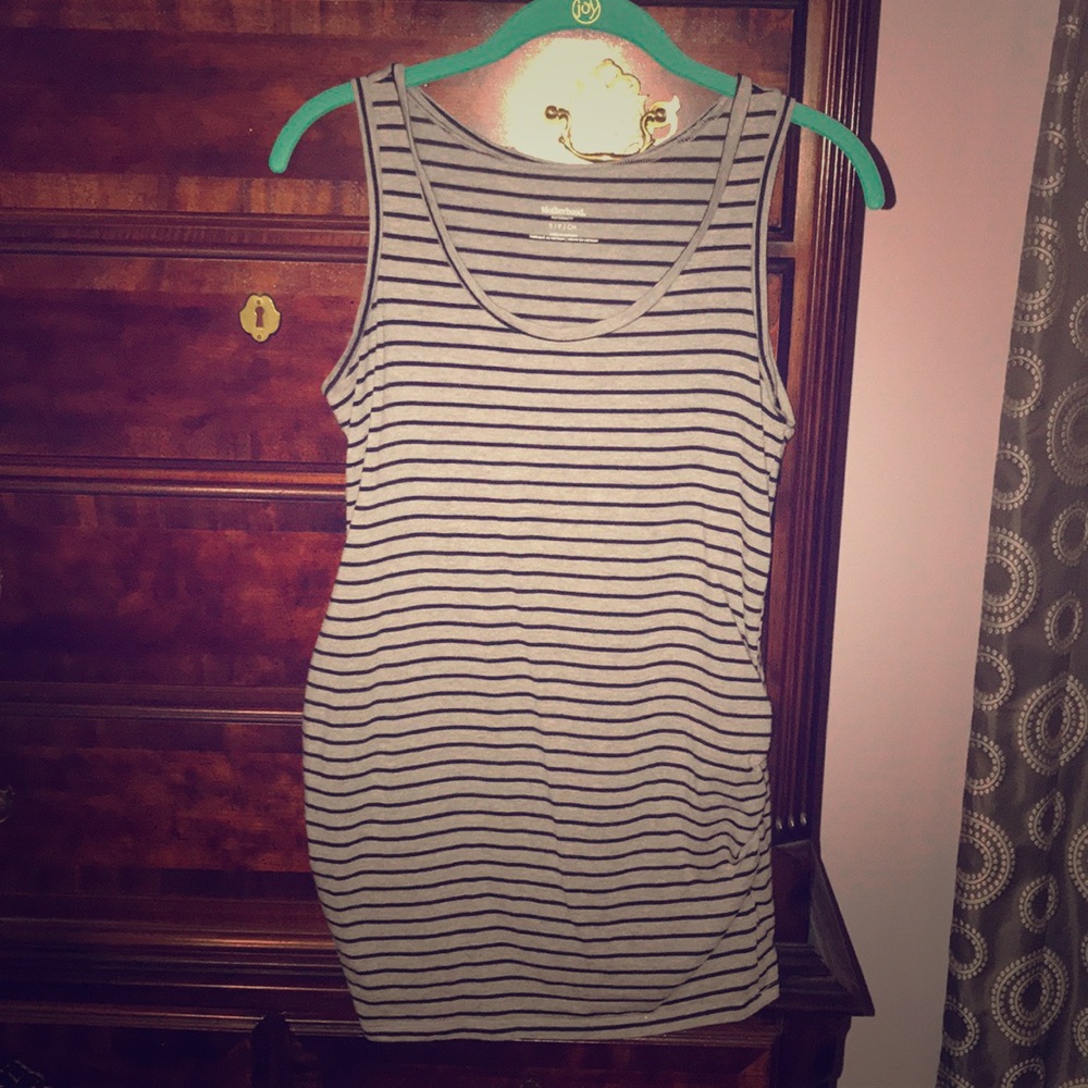 Black and grey sleeveless Maternity top!!